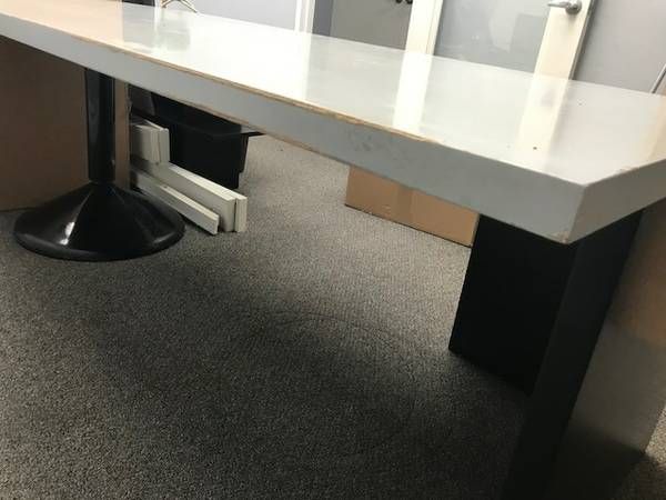 Desk/table