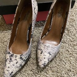 Natural Charlotte Russe heel