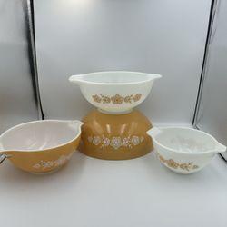 Set of 4 Vintage Pyrex Butterfly Gold Nesting Mixing Bowls