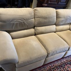 La-Z-Boy Reclining Sofa