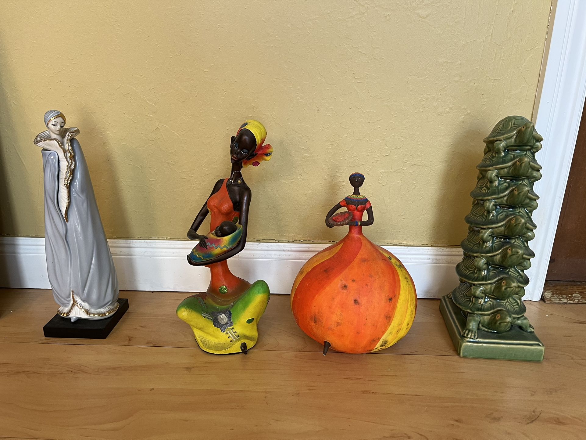 Various Statues/sculptures