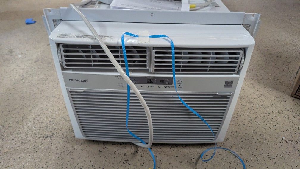 12000 BTU Window/Wall Air Conditioner