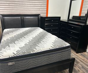 Tedd dining room $299