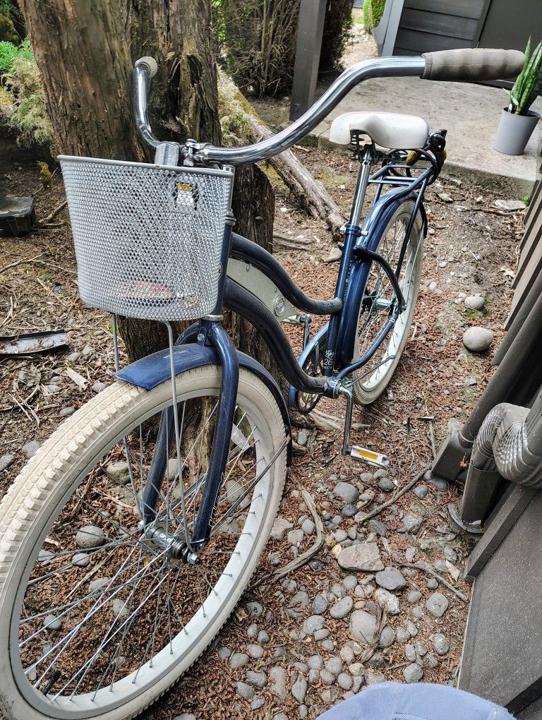 Bike- Ladies Huffy Beach Cruiser