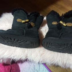 Black Uggs