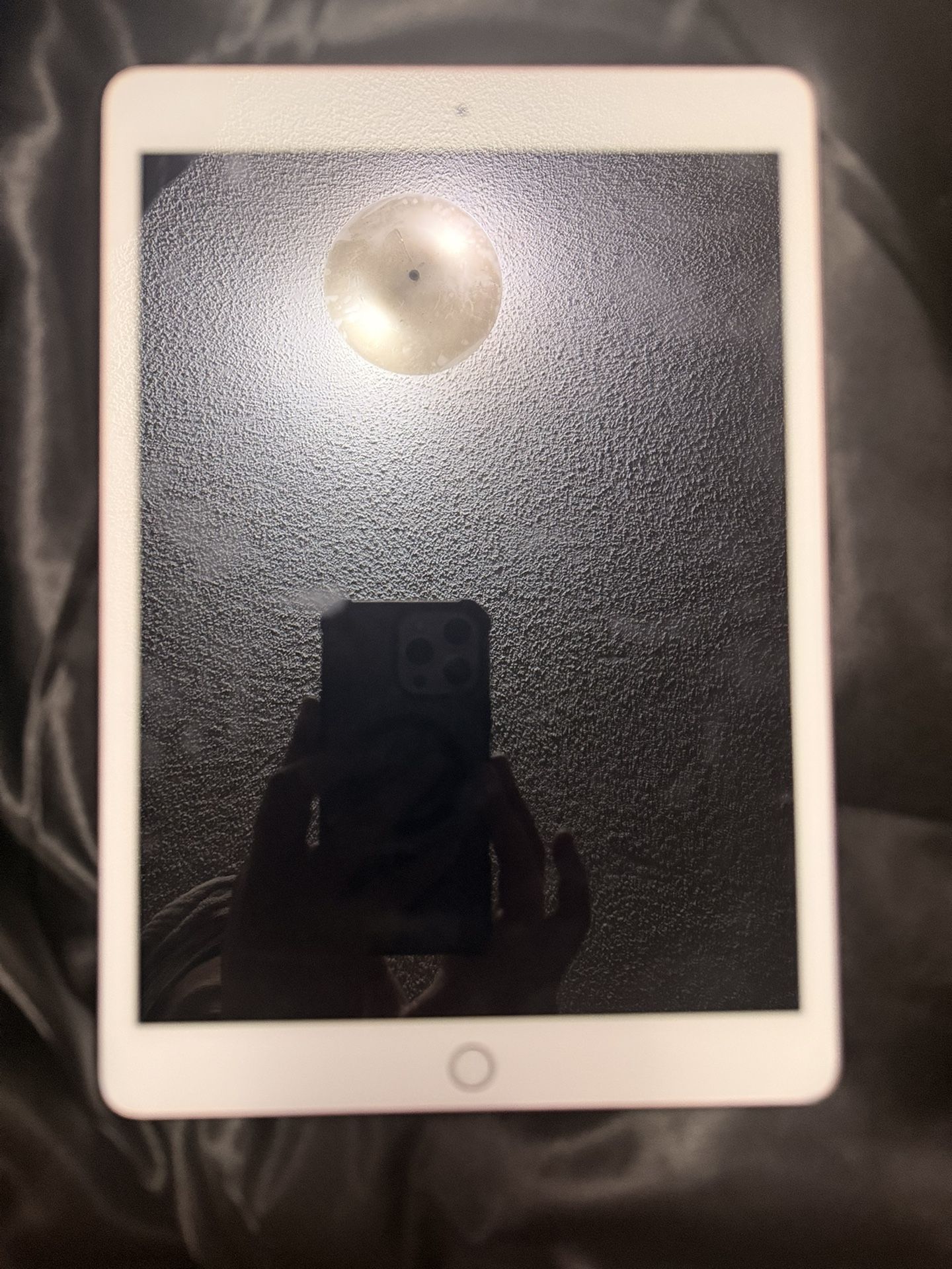 7th generation Apple Ipad, Rose gold 