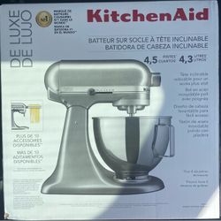 KitchenAid Deluxe 4.5 Qt Tilt-Head Stand Mixer