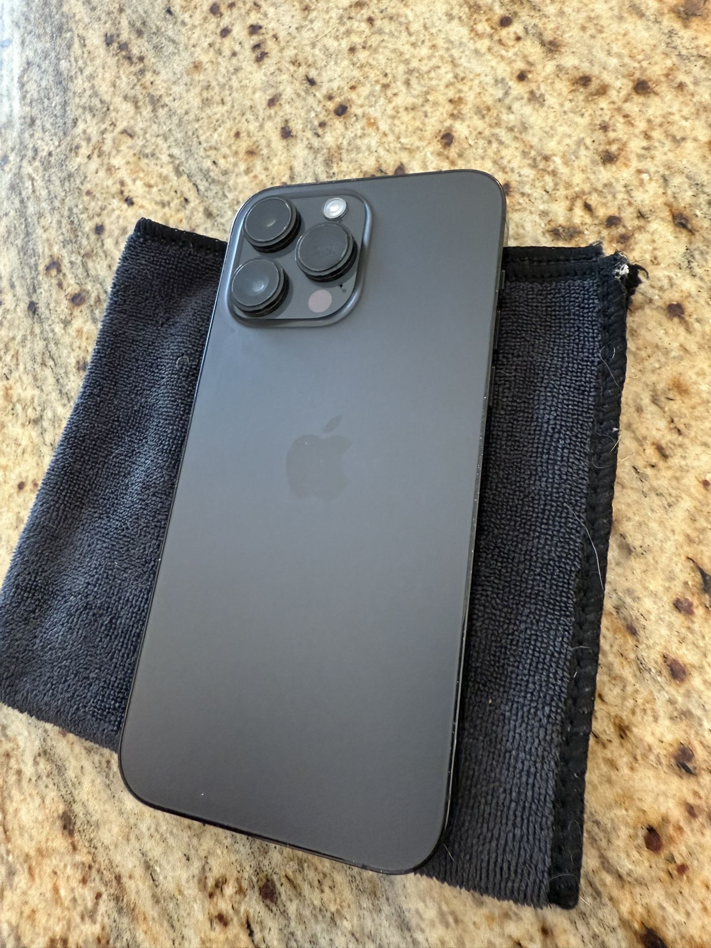 iPhone 14 Pro Max