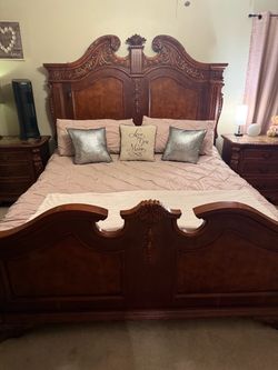 Bed and 2 Night stands