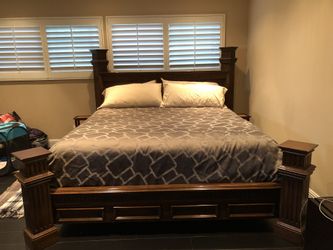 Solid wood California King bed frame, make offer!