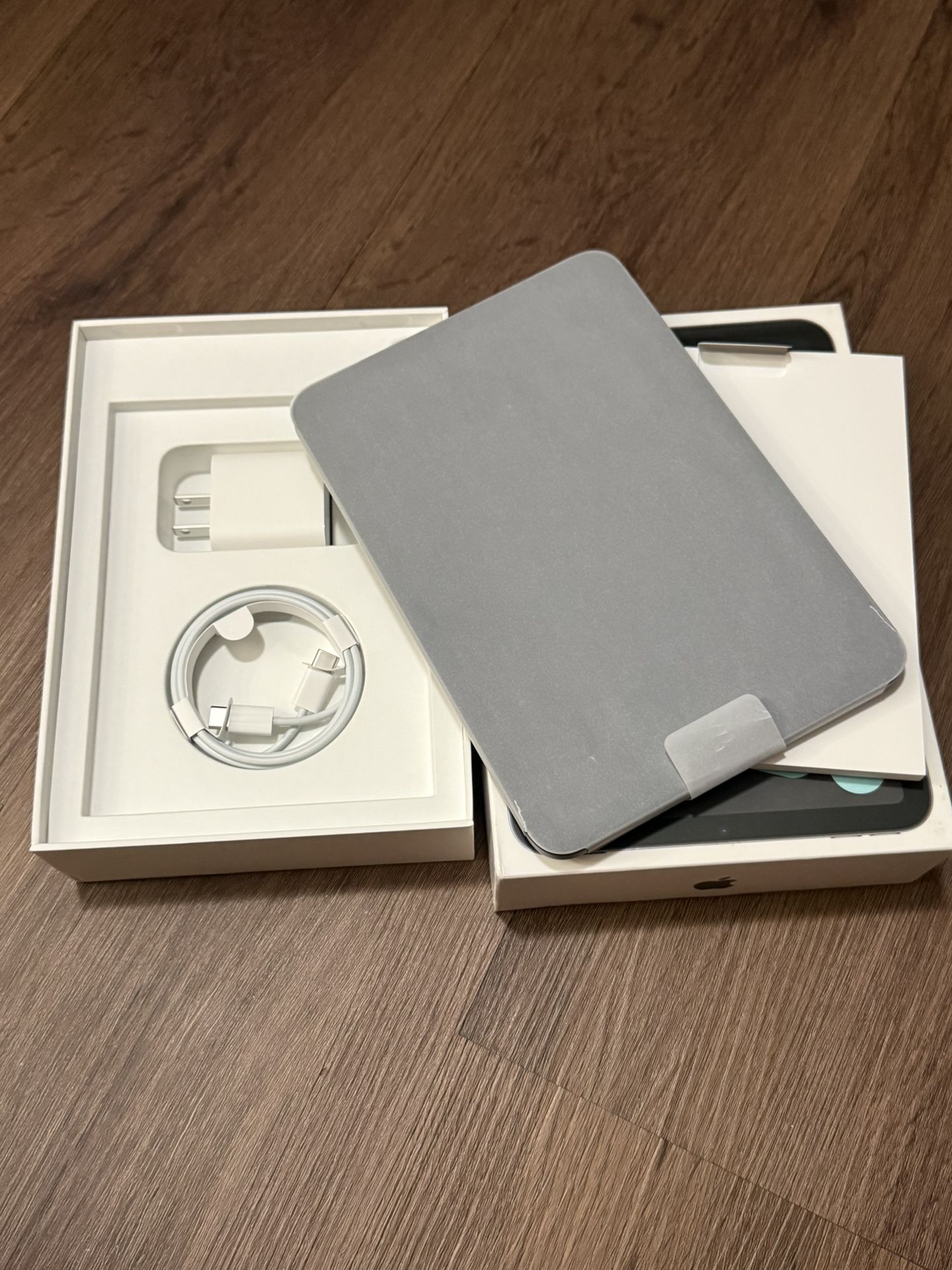 New iPad Mini 6th Gen 64GB WiFi + Cellular