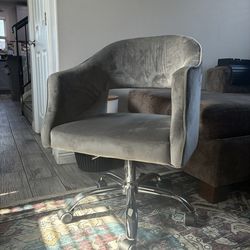 Grey Swivel Chair, Vanity Chair, Lounge Chair ✿ Pickup in La Puente, CA