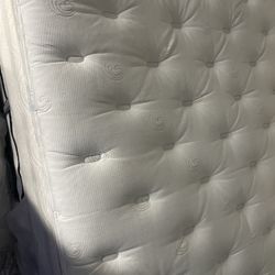 Super Thick King Or Queen Pillow, Top Mattress. I Can Also Deliver.