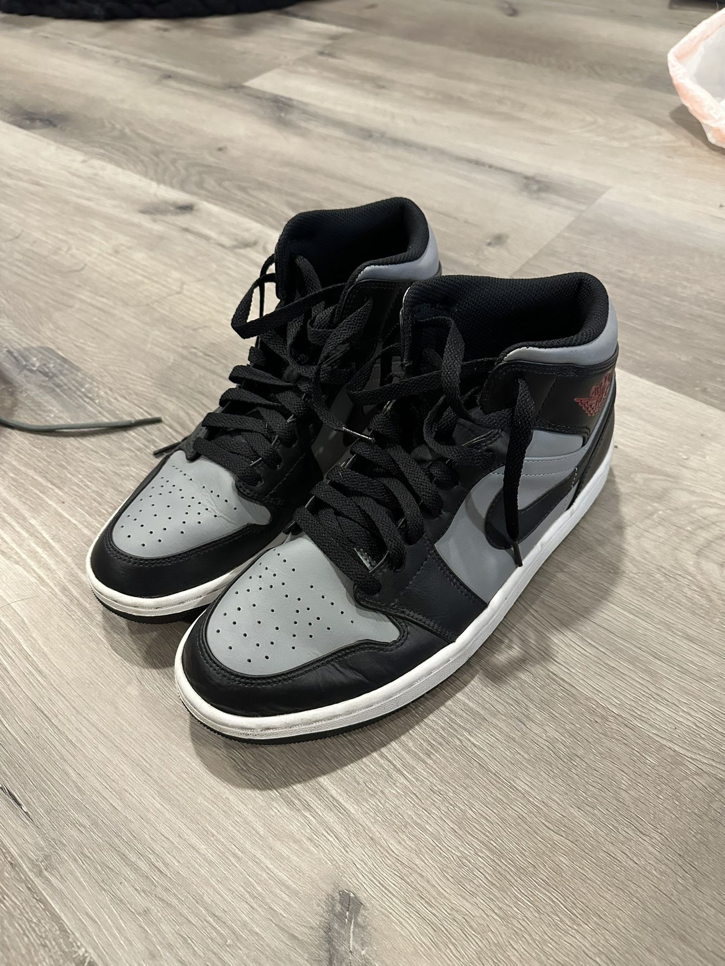 Jordan 1 Mid Shadow Red