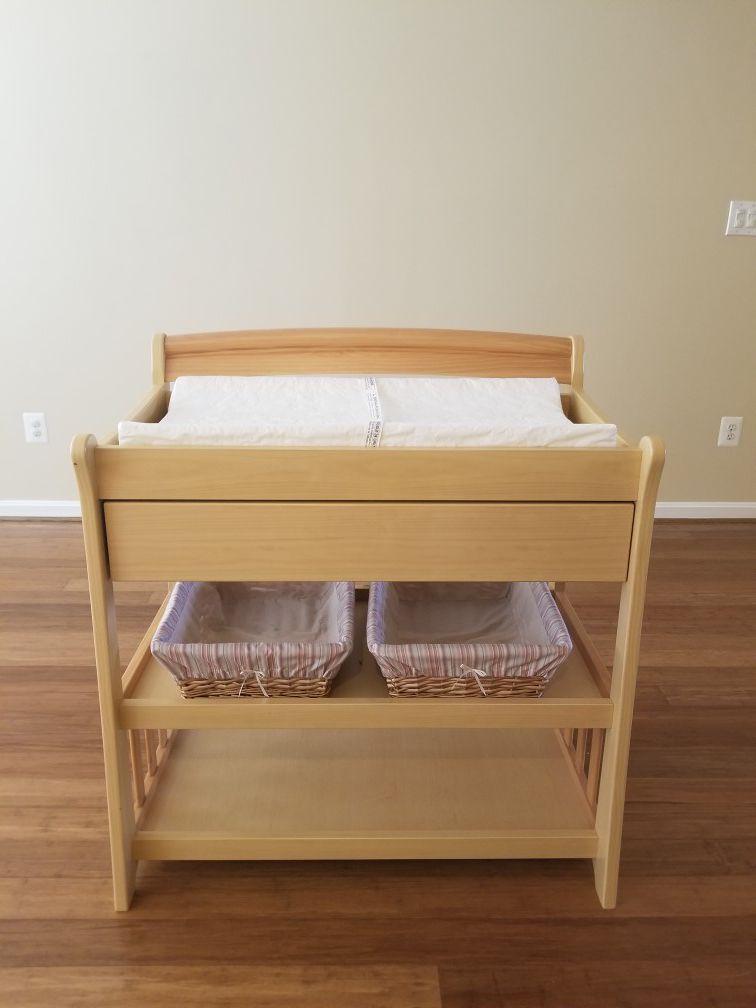 Pristine Changing Table & Pad w/Baskets