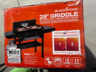 Blackstone 28" Original Omnivore Griddle with Hard Cover 2 -Burner Liquid propane Flat Top Grill