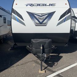 2022 ROGUE 25ft. Toyhauler 