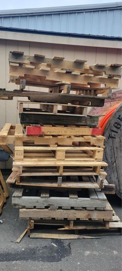 FREE PALLETS