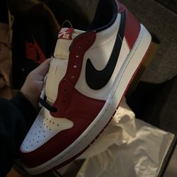 Jordan 1 Low Retro Chicago 2025 