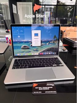 MacBook Pro 13” M1 Chip 16GB Ram 556SSD! 90 Day warranty! We offer financing.
