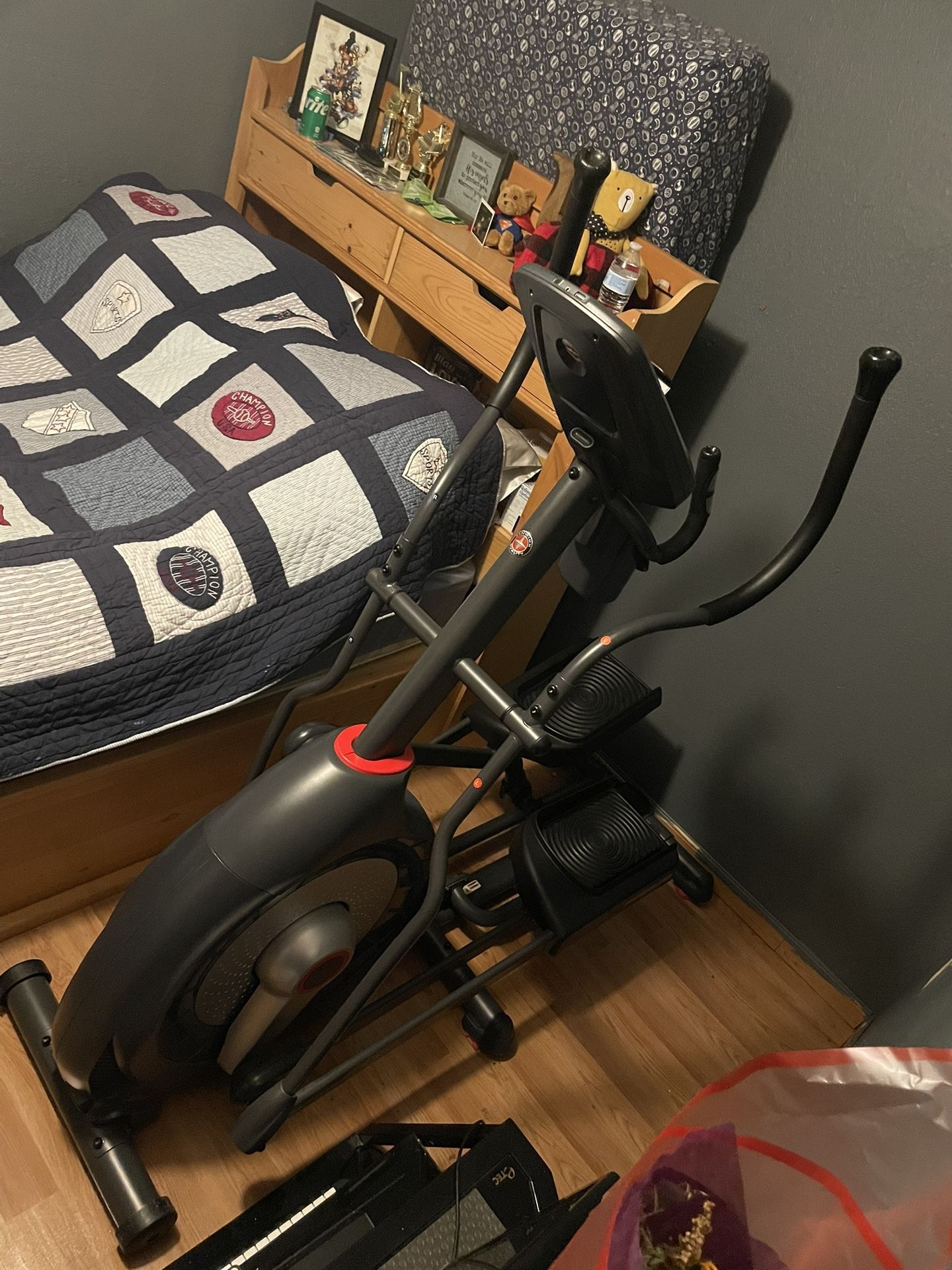 Schwinn 430 Elliptical 
