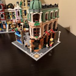 LEGO BOUTIQUE HOTEL 10297 - Modular Icon Series