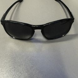 Oakley Enduro sunglasses, model OO9223-03 (also listed as 009223-03 in some markings). This specific variant is from the Shaun White Signatu