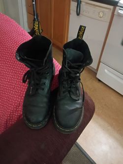 Doc martens size 38 us 7 combat boots