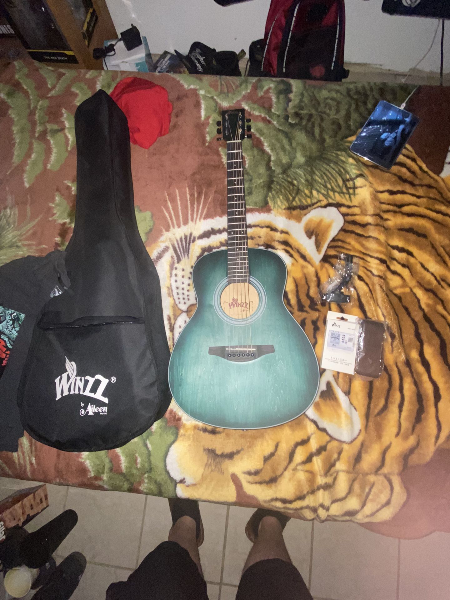 Winzz By Aileen left Handed Acoustic Guitar