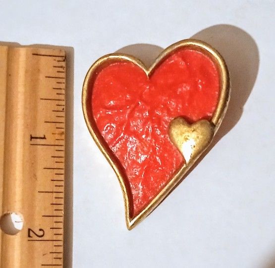 Double Heart Valentine's Day Red Gold Tone Vintage Collectible Lapel Pin A-1
