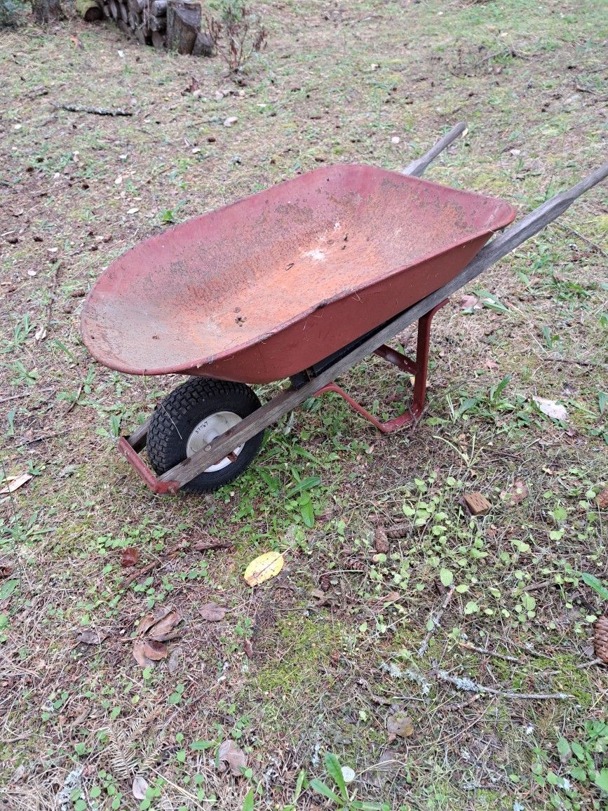 True Temper Wheelbarrow