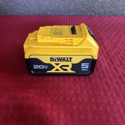 (DCB205) DeWalt 20V MAX* 5Ah Lithium Ion Battery Pack