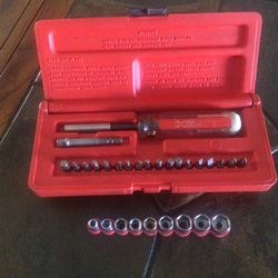 Hilti Magnetic Screwdriver Set With 18 Bits, Plus 9 Pcs Metric Socket Set