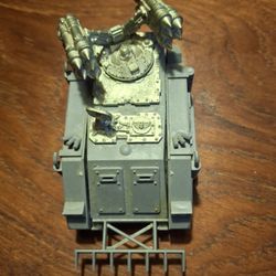 Warhammer40K Battle Tank With Armaments 