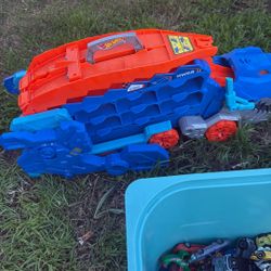 Hot wheels Tracks And Cars 