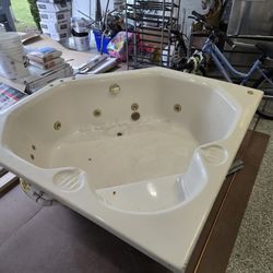 PROFLO Bath Tub