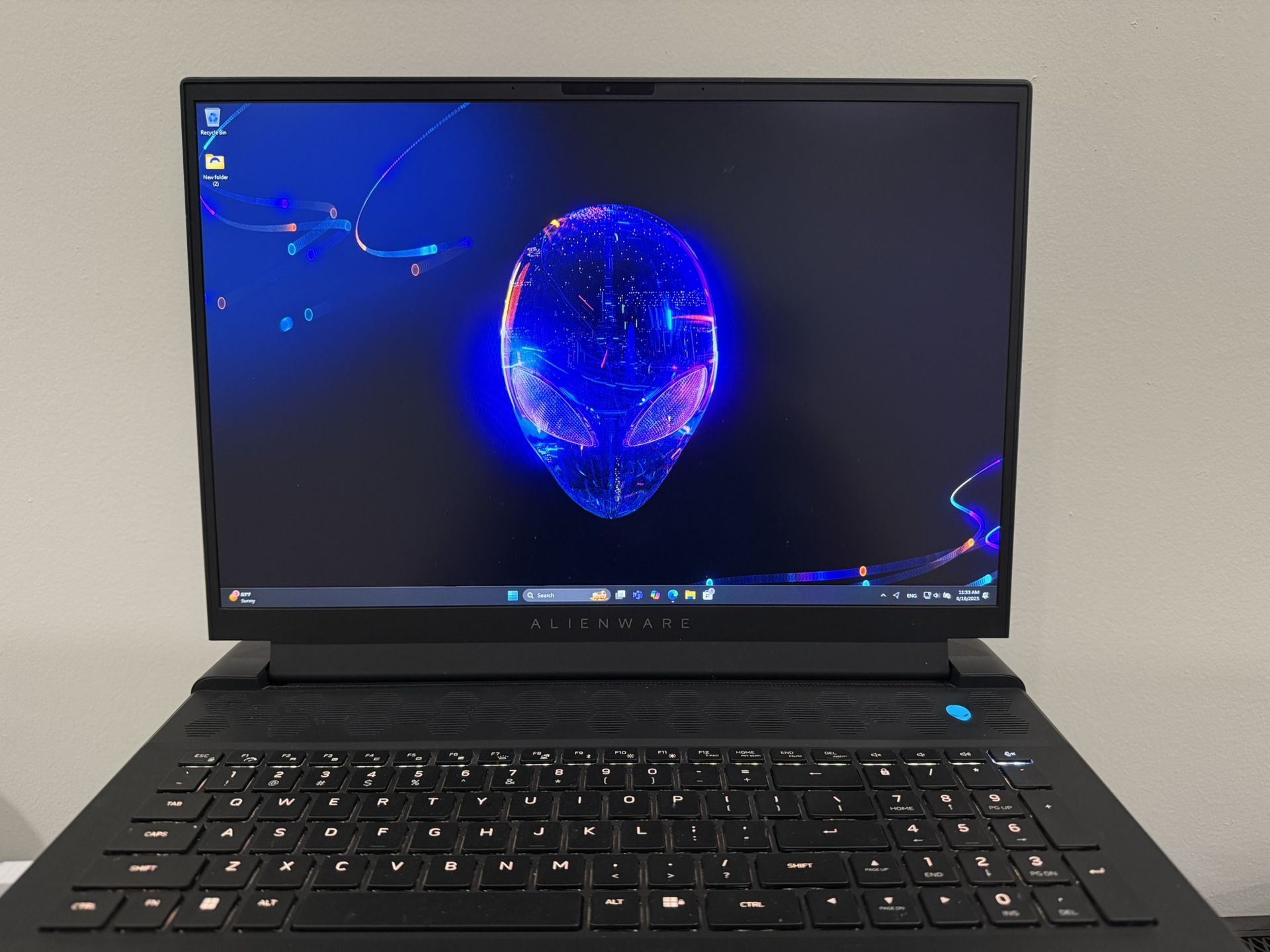 Alienware M18