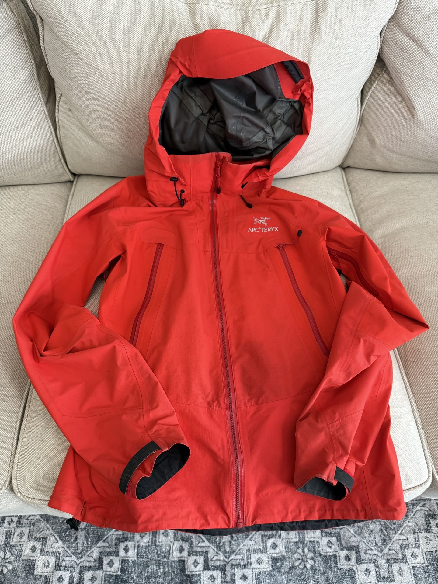 Arcteryx mountain parka women’s medium