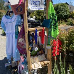 Free! Kids toys, household goods, art/school supplies