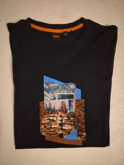 Men's Black Hugo Boss T-shirt size Large