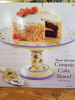 Ceramic cake stand