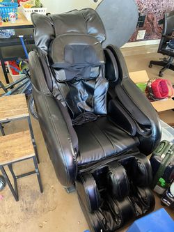 Massage Chair W/ Zero Gravity