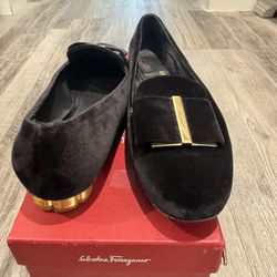 Women’s salvatore ferragamo flats Size 8.5