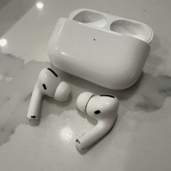 Apple AirPods Pro 1st Gen with Charging Case, Cable, and Foam Masters Tips