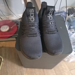 Adidas 9.5 Shoes Men 15$. Lightly Worn