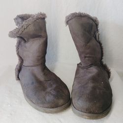 Airwalk Gray Faux Fur Boots Shoe Size Girls 10.5 Gently Used 6.5" Tall