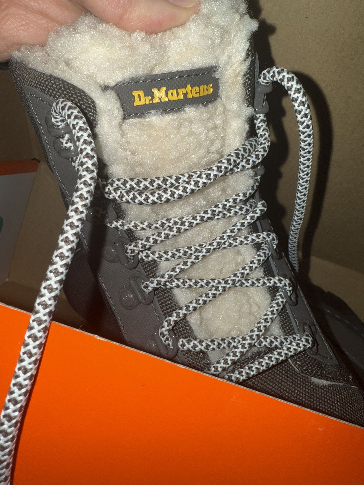 Dr Martens Combs FL Gunmetal Gray Faux Fur Lined Lace Up Women’s Boots Size 7.5