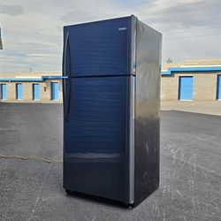 Frigidaire 18-cu ft Top-Freezer Refrigerator