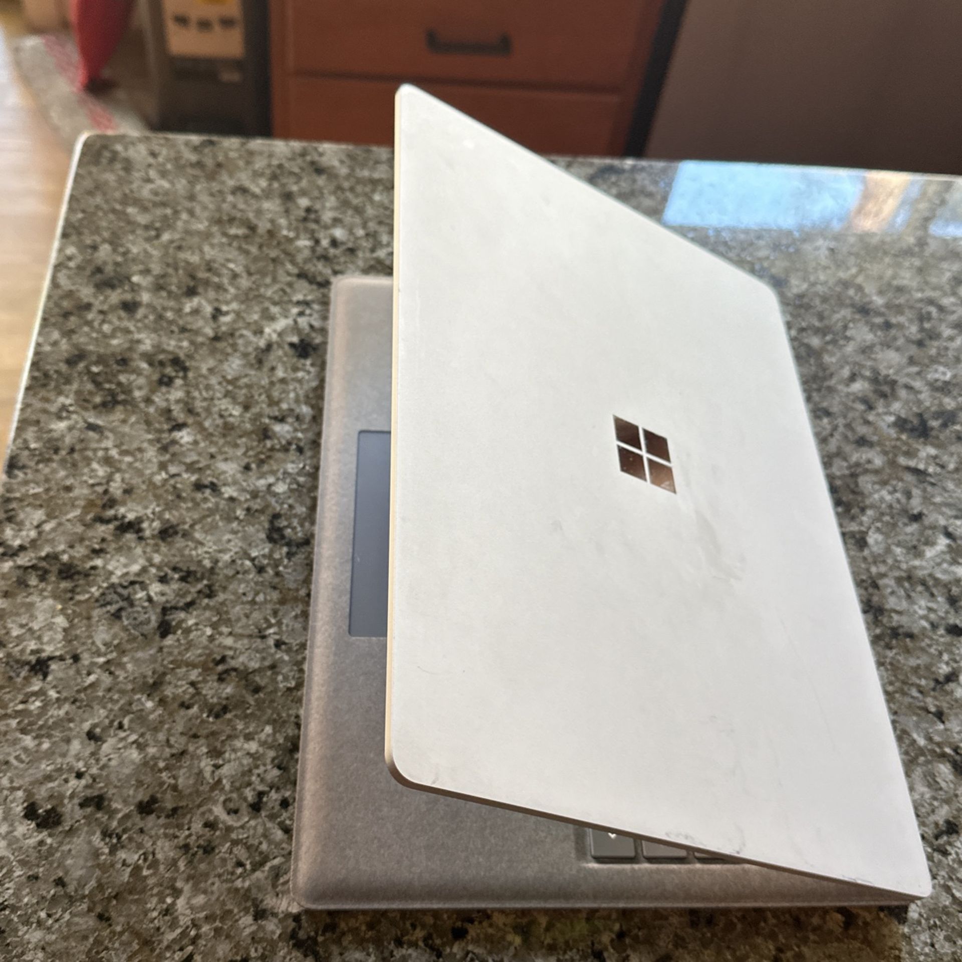 Microsoft Surface Laptop 2 With Charger