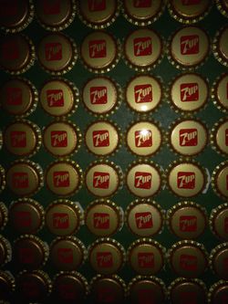 Vintage 7up Bottle Caps 183  Count